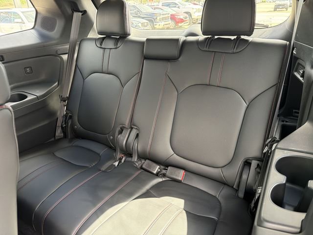 Used 2025 Honda Pilot Black Edition image 26