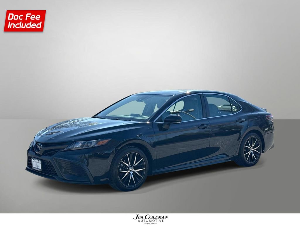Used 2022 Toyota Camry SE w/ Cold Weather Package FWD image 1