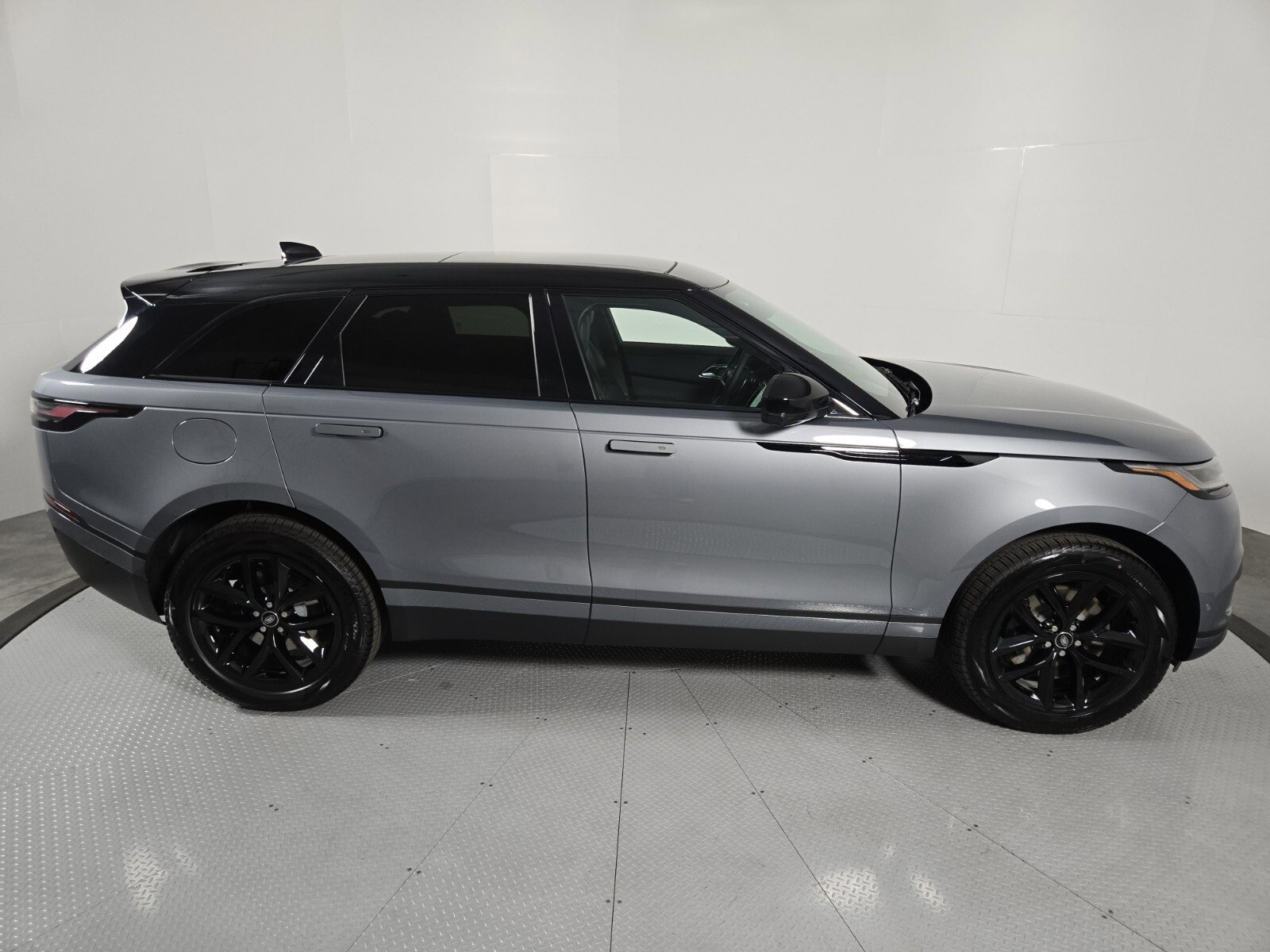 New 2026 Land Rover Range Rover Velar S image 16