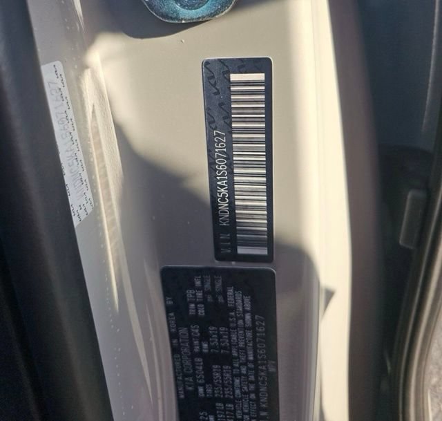 Certified 2025 Kia Carnival EX FWD image 13