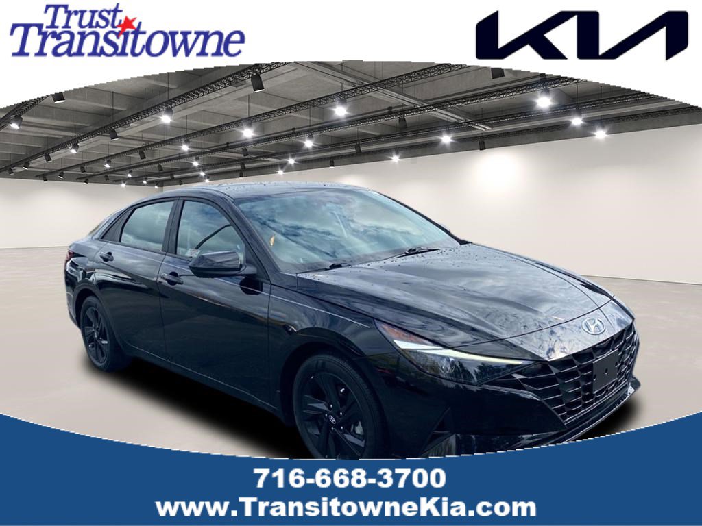 Used 2023 Hyundai Elantra SEL image 1