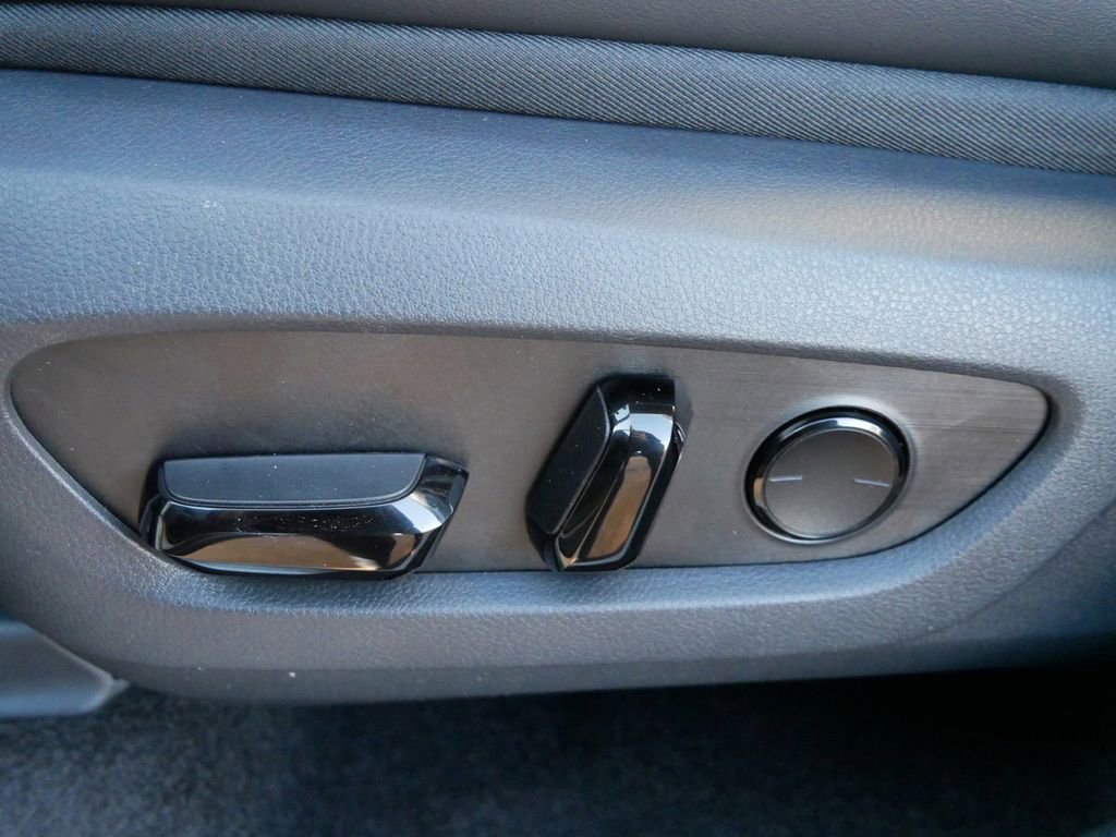 New 2026 Lexus TX 500h AWD image 25