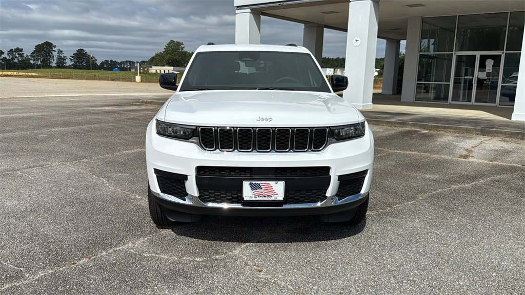 New 2025 Jeep Grand Cherokee L Laredo image 3