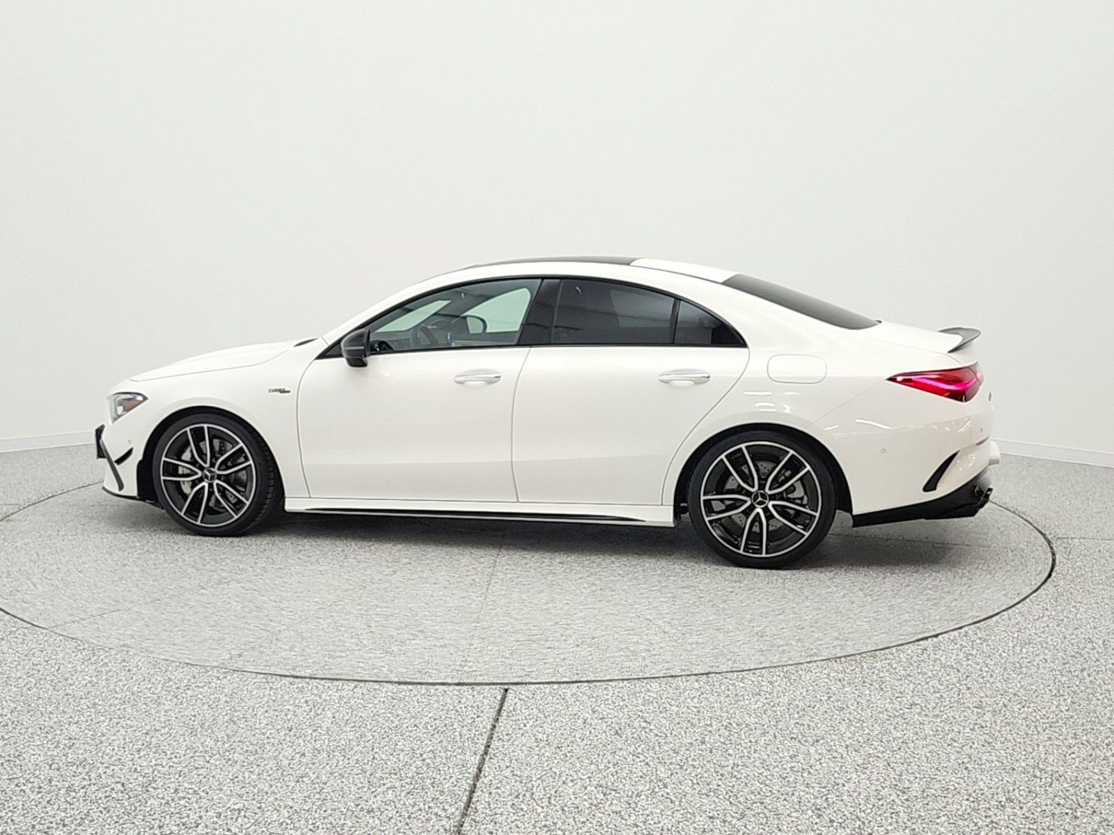 Used 2025 Mercedes-Benz CLA 35 AMG 4MATIC image 8