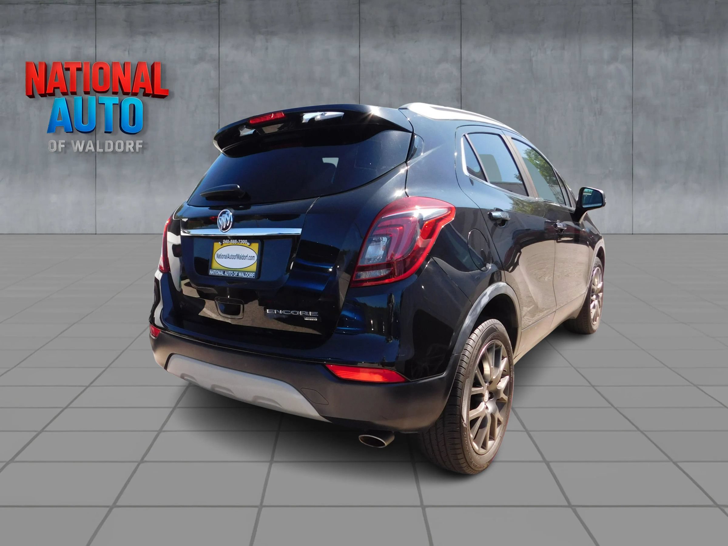 Used 2019 Buick Encore Sport Touring AWD/4WD image 5