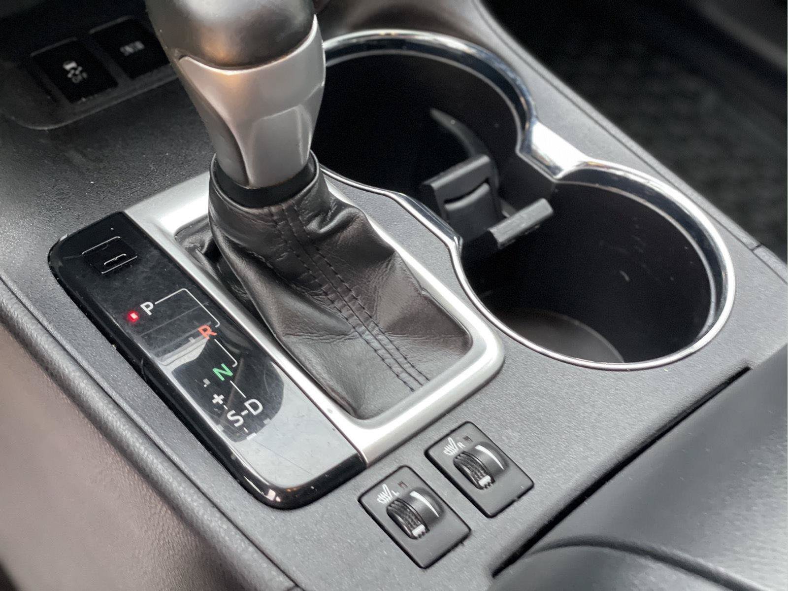Used 2018 Toyota Highlander XLE AWD/4WD image 39