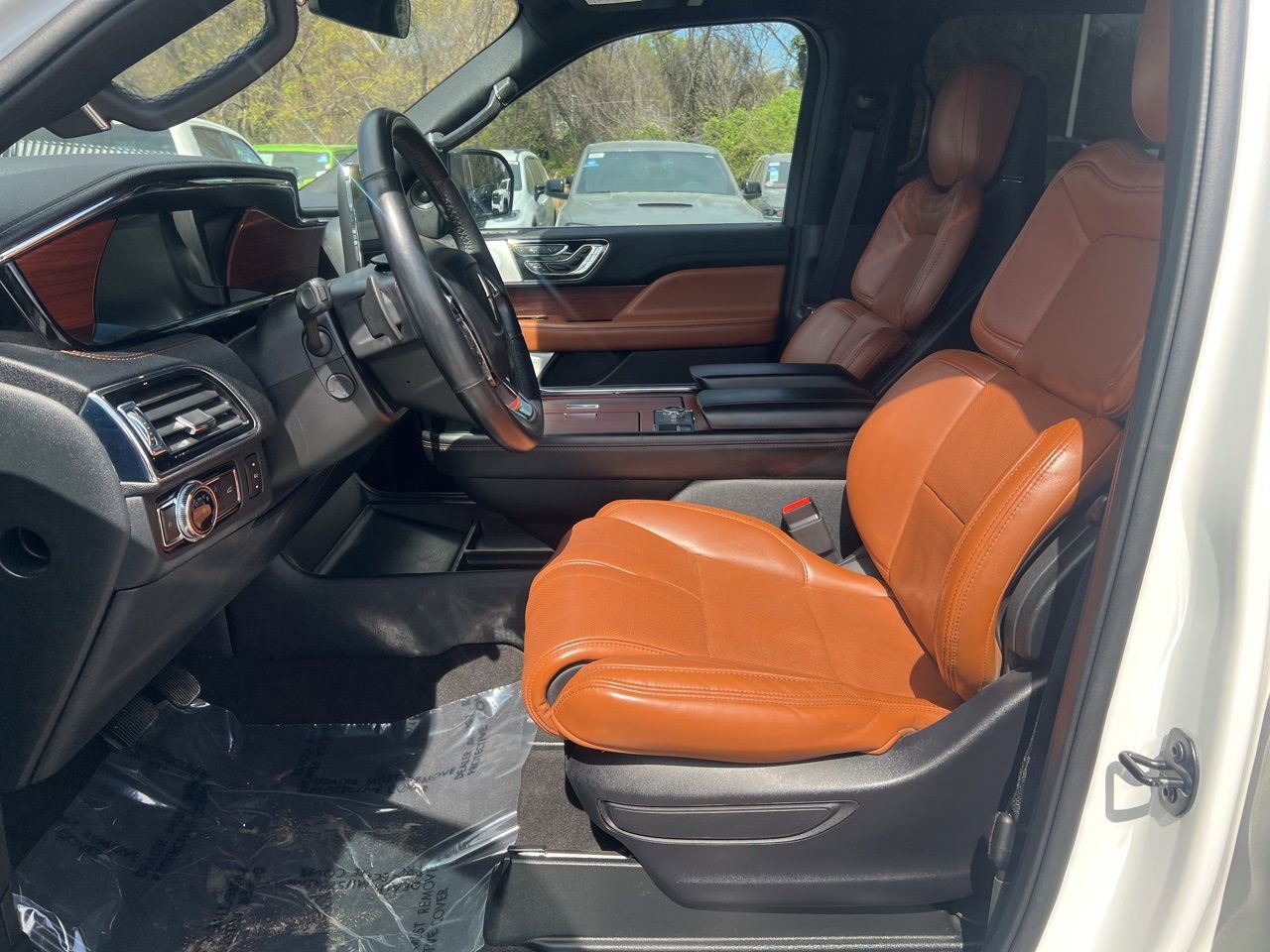 Used 2020 Lincoln Navigator L Reserve w/ Luxury Package image 16