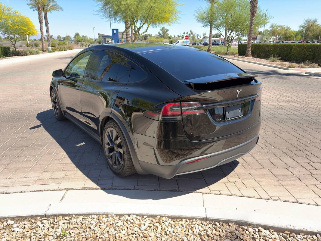 Used 2022 Tesla Model X image 3