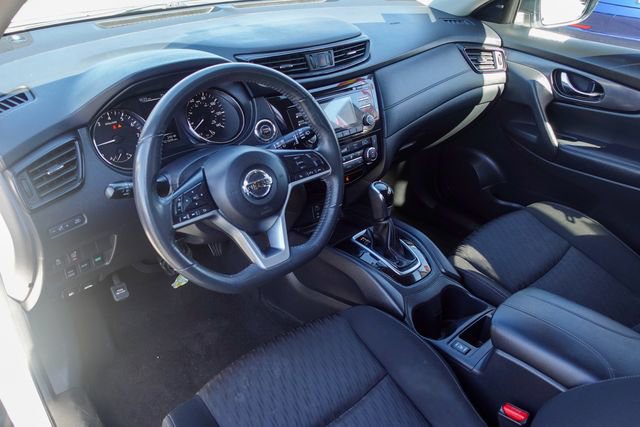 Used 2017 Nissan Rogue SV image 11