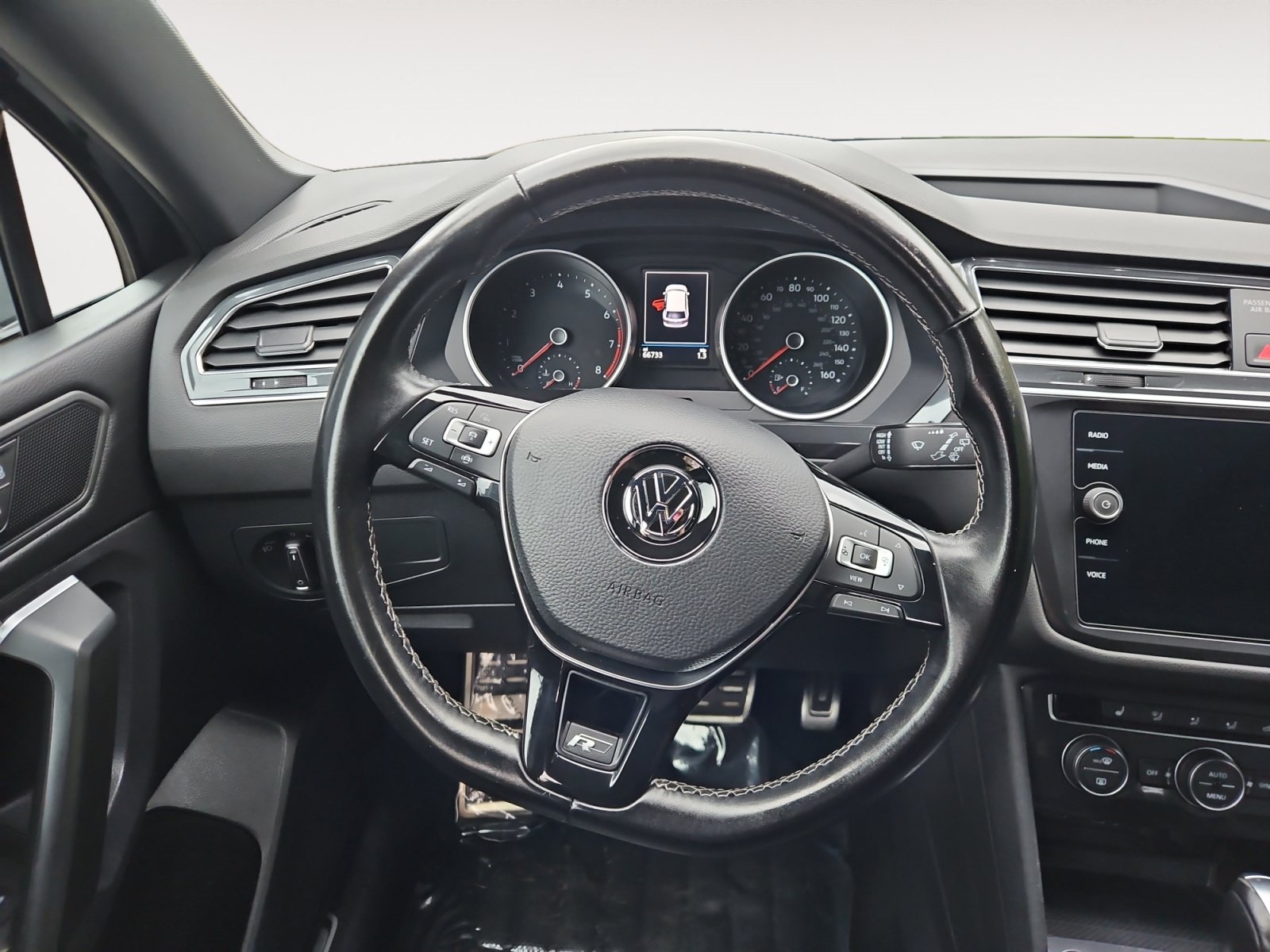 Used 2021 Volkswagen Tiguan SE R-Line FWD image 12