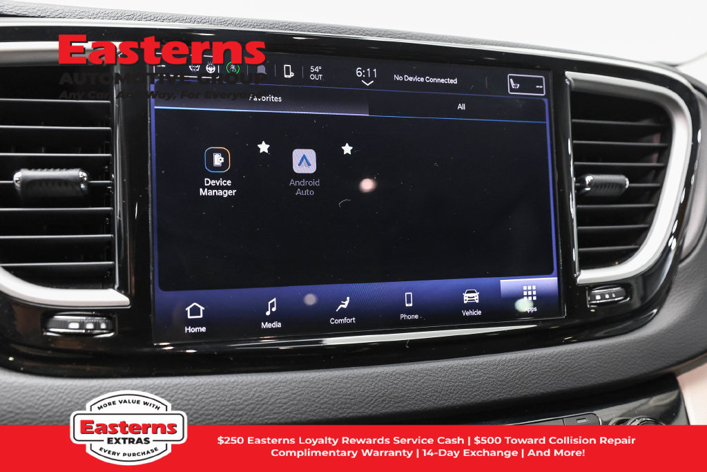 Used 2023 Chrysler Pacifica Touring-L FWD image 20