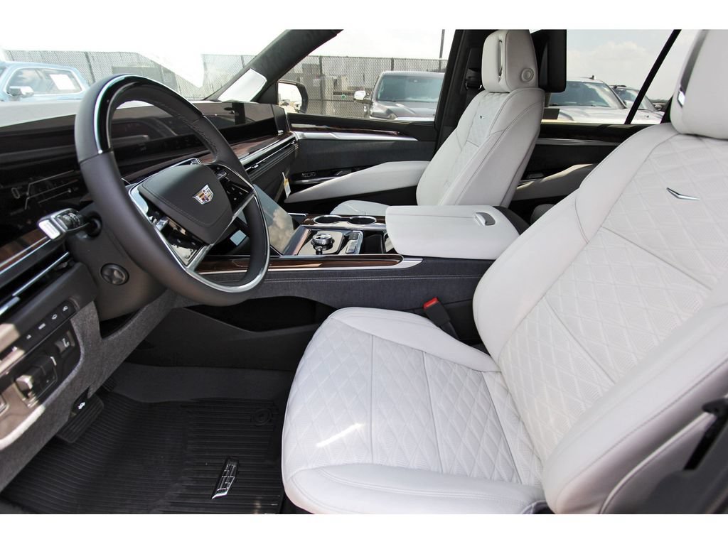 New 2026 Cadillac Escalade ESV Platinum Sport w/ LPO, ONYX Package AWD/4WD image 6