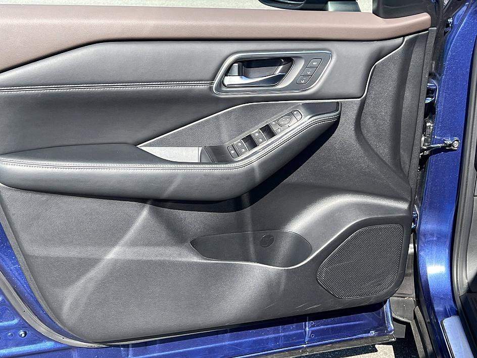 Certified 2023 Nissan Rogue Platinum image 20