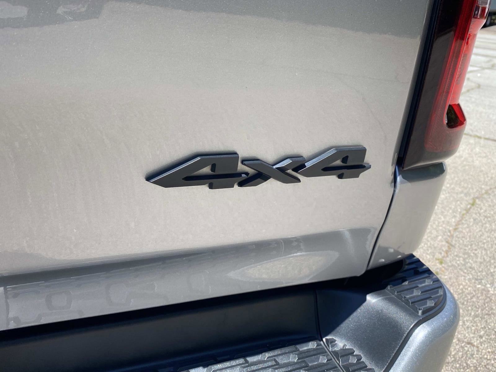 Used 2025 RAM 1500 Big Horn AWD/4WD image 6