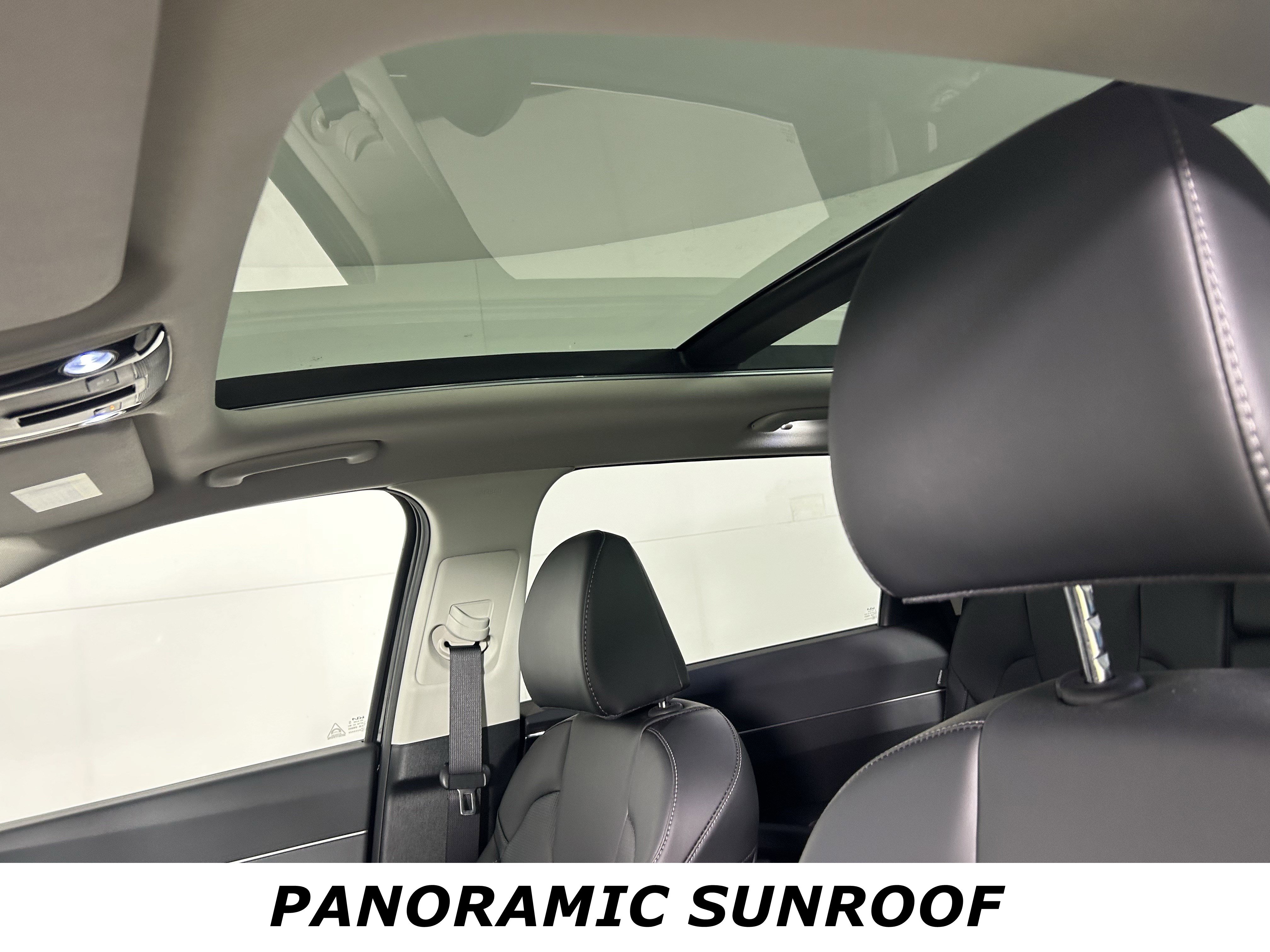 Used 2025 Kia Sorento S w/ Panoramic Sunroof Package image 7