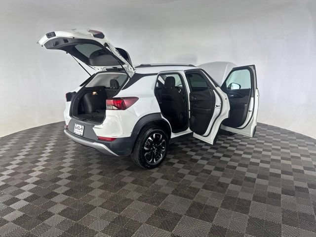 Used 2023 Chevrolet TrailBlazer LT FWD image 16