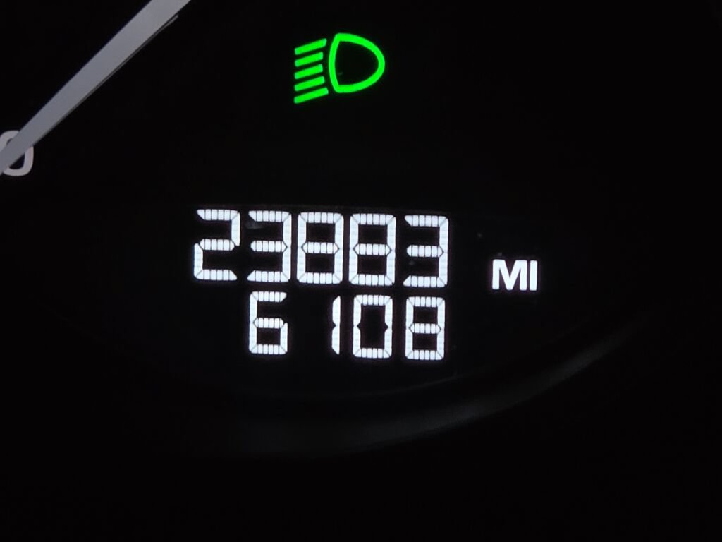 Certified 2024 Porsche Macan AWD/4WD image 41
