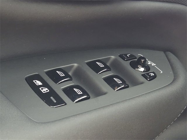 Certified 2025 Volvo XC90 B5 Plus image 39