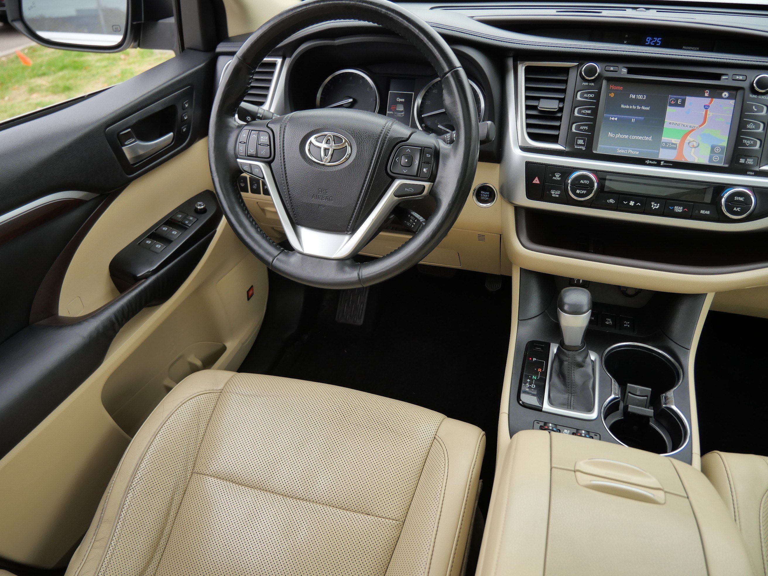 Used 2015 Toyota Highlander Limited Platinum AWD/4WD image 9