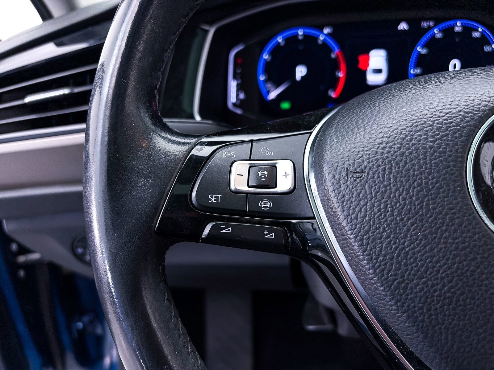 Used 2019 Volkswagen Jetta SEL Premium FWD image 29
