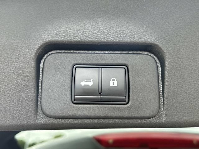 Used 2022 Nissan Rogue SV w/ SV Premium Package AWD/4WD image 12
