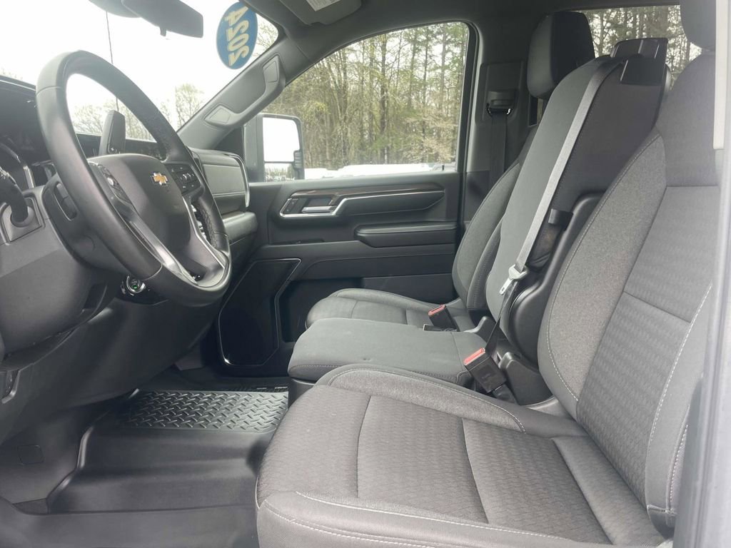 Used 2024 Chevrolet Silverado 2500 LT image 23