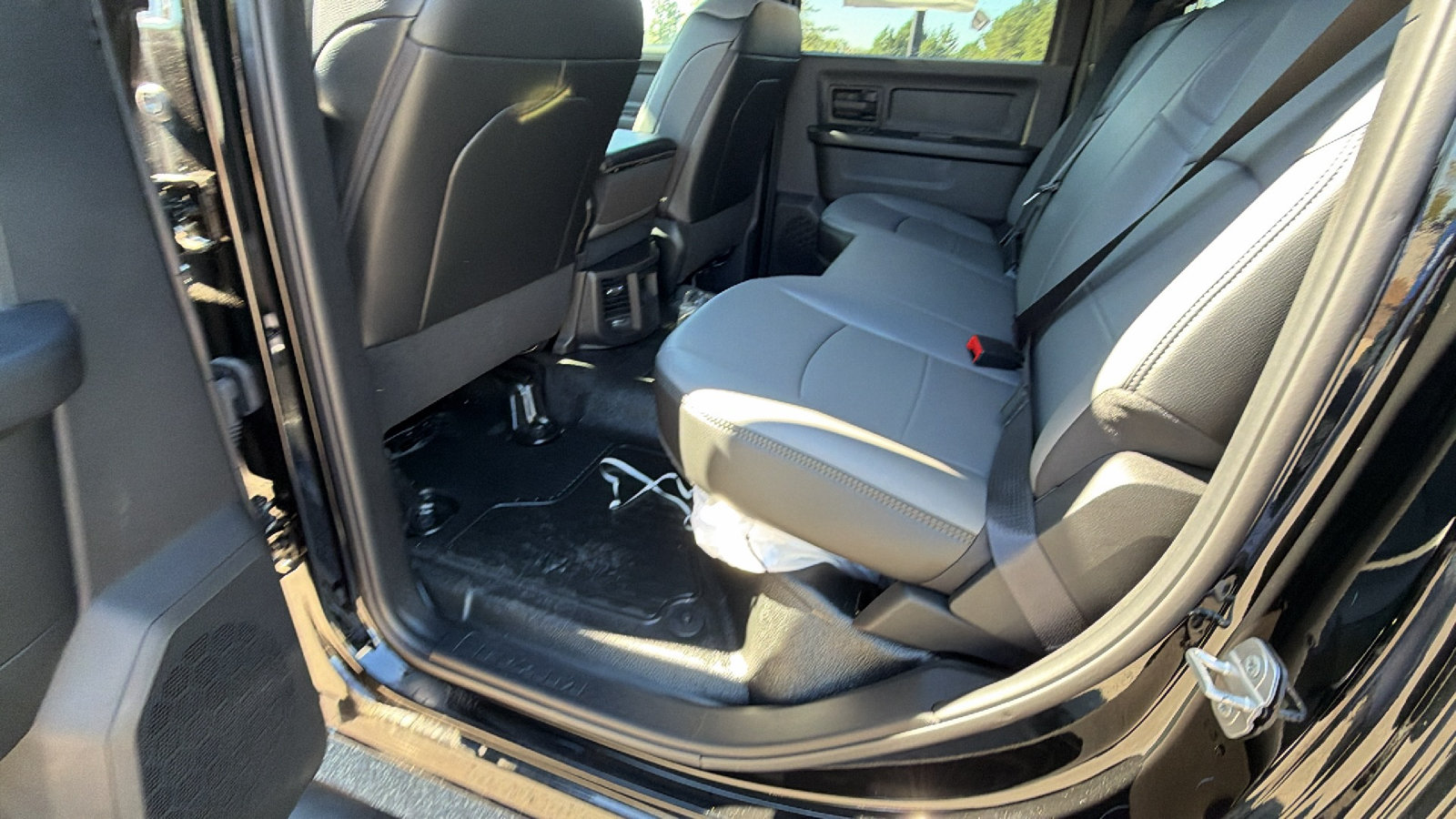 New 2026 RAM 4500 Tradesman w/ Chrome Appearance Group AWD/4WD image 20