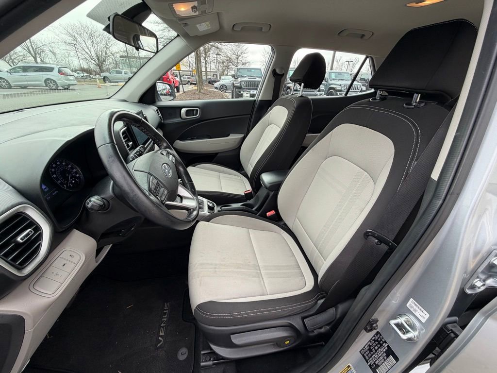 Used 2021 Hyundai Venue SEL w/ Cargo Package image 20