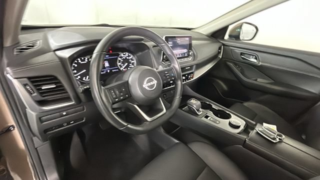 Used 2024 Nissan Rogue SV w/ SV Premium Package AWD/4WD image 13