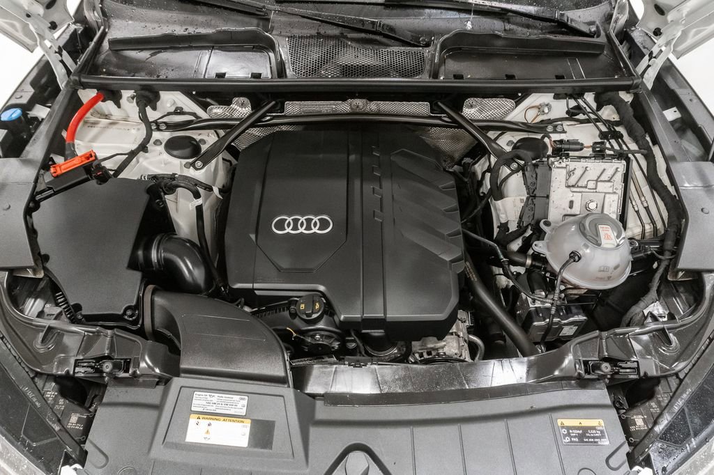 Used 2023 Audi Q5 2.0T Premium w/ Convenience Package AWD/4WD image 3