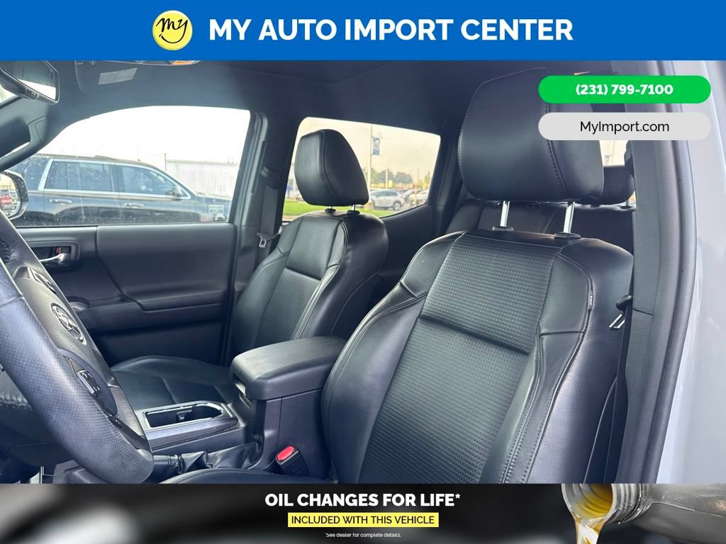 Used 2018 Toyota Tacoma TRD Off-Road AWD/4WD image 7