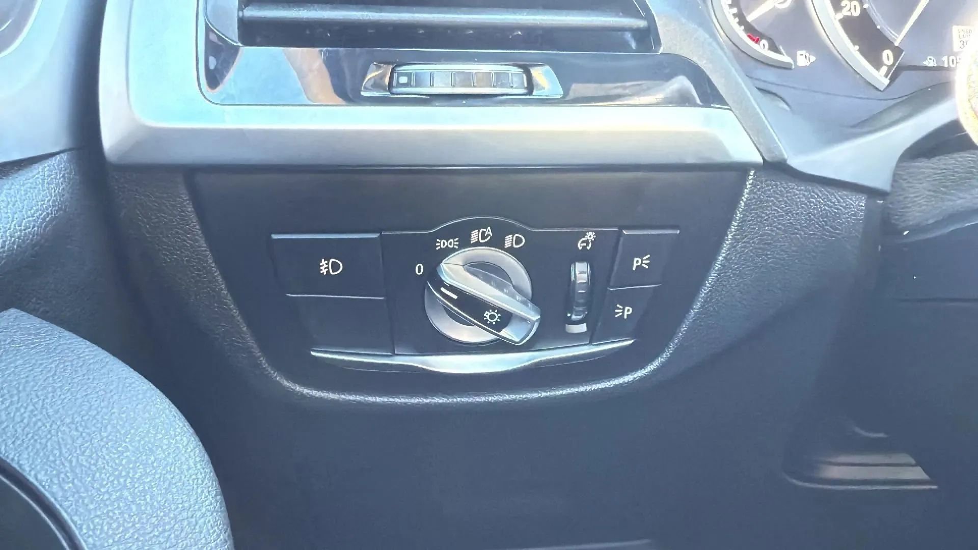 Used 2019 BMW X4 xDrive30i w/ Premium Package image 15