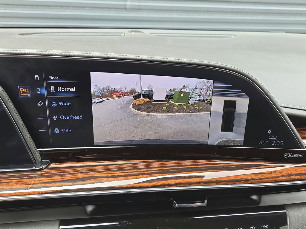 Used 2023 Cadillac Escalade Premium Luxury image 12