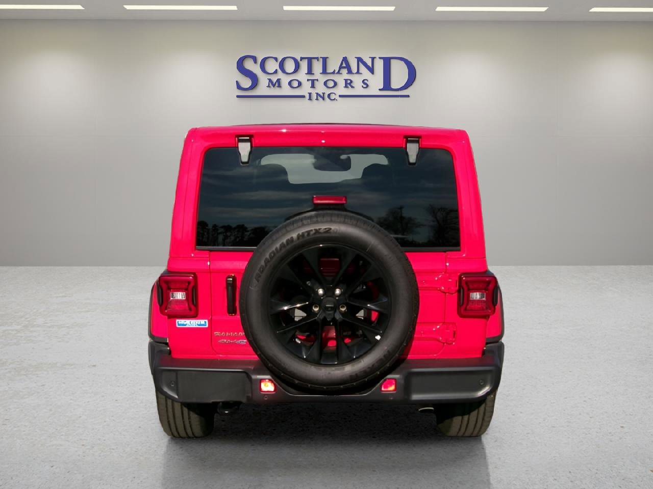 Used 2025 Jeep Wrangler Sahara w/ Safety Group AWD/4WD image 7