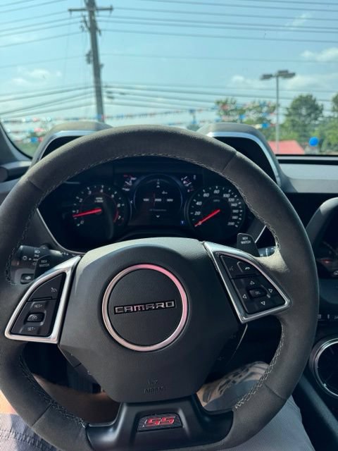 Used 2022 Chevrolet Camaro SS RWD image 6