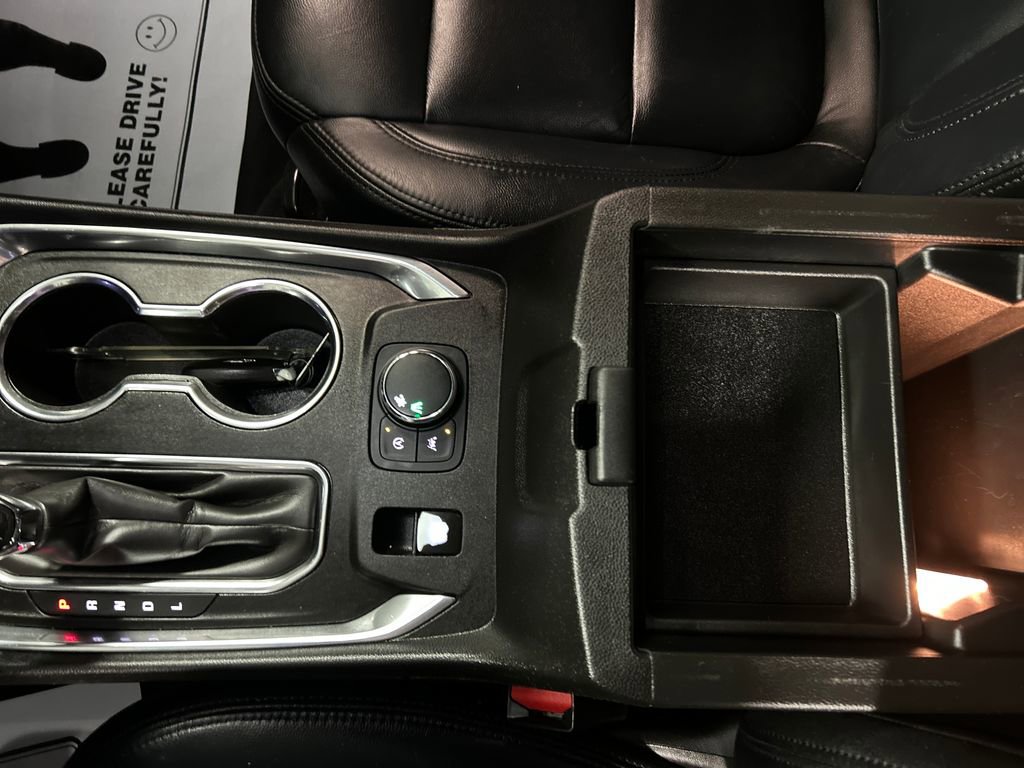 Used 2022 Chevrolet Traverse LS FWD image 20