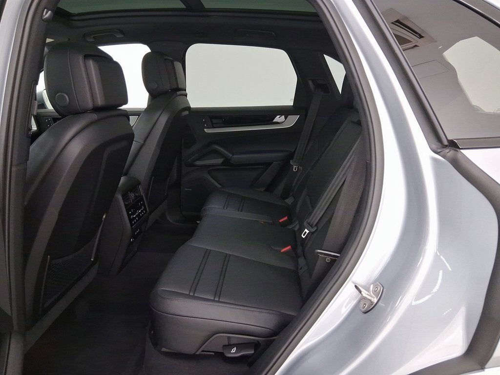Used 2026 Porsche Cayenne S AWD/4WD image 21