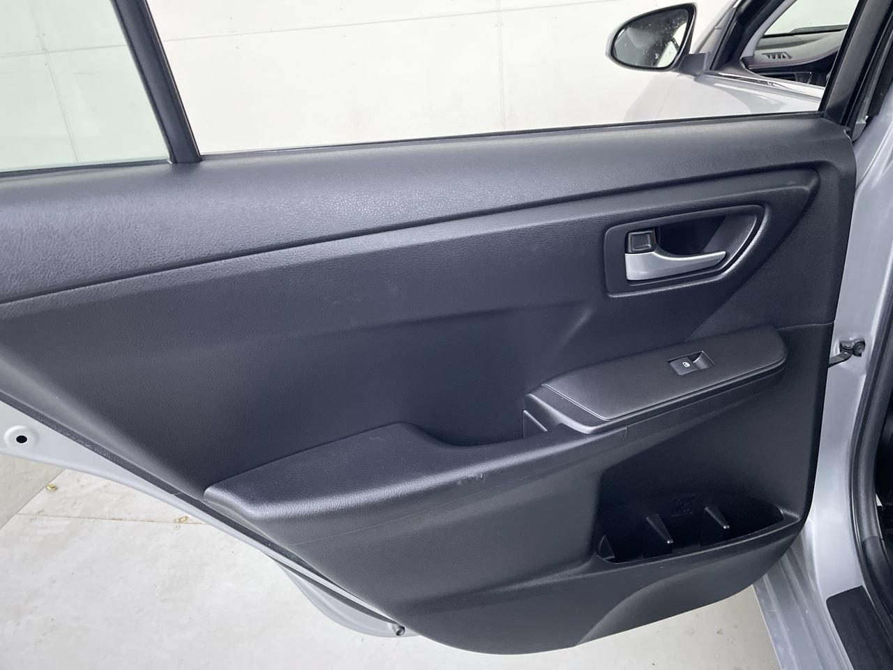 Used 2017 Toyota Camry SE FWD image 20