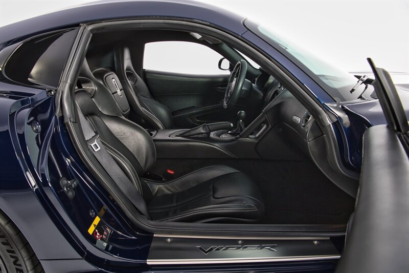 Used 2014 SRT Viper GTS w/ GTS Laguna Interior Package RWD image 32