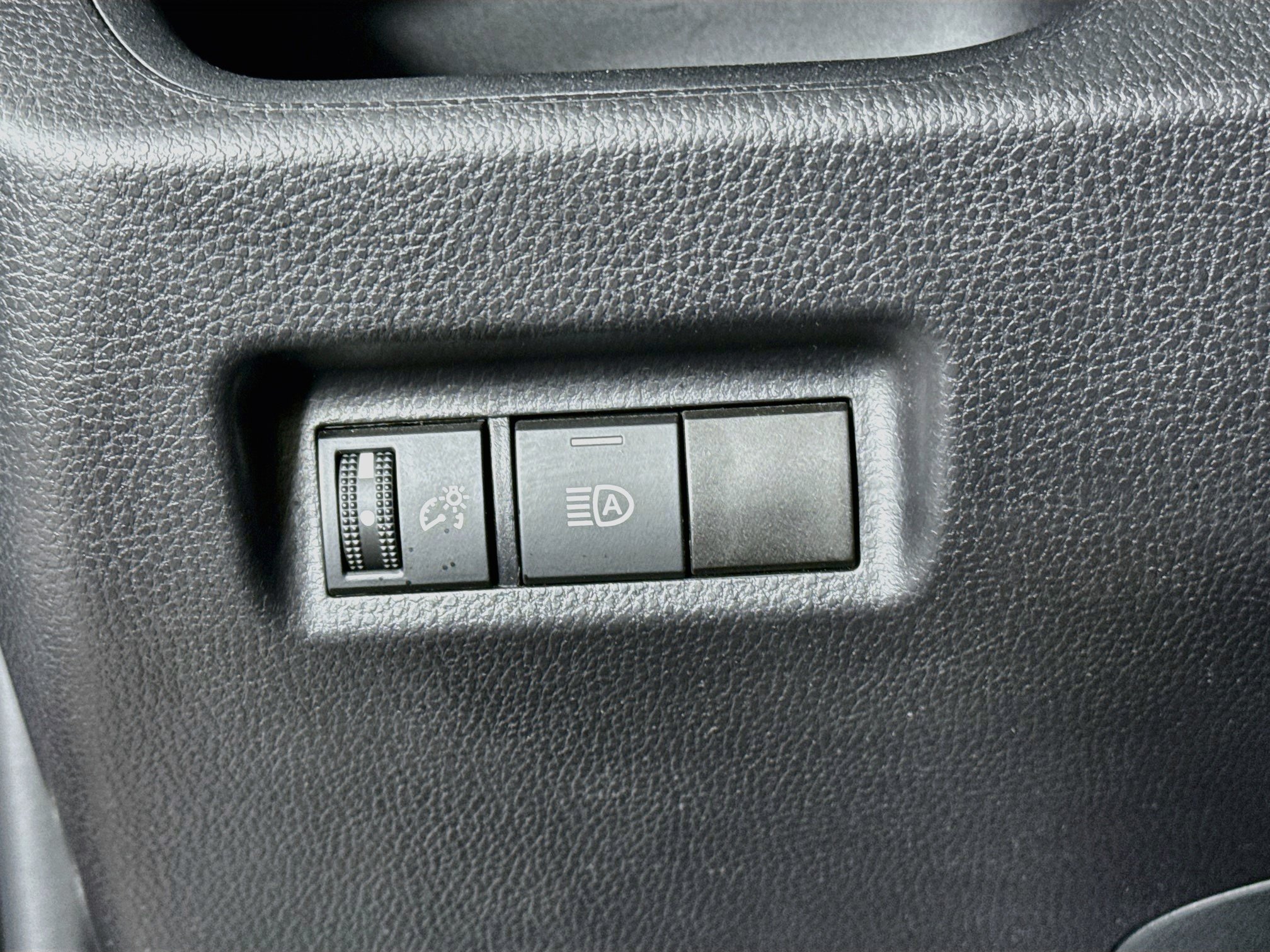 Certified 2025 Toyota RAV4 LE AWD/4WD image 10