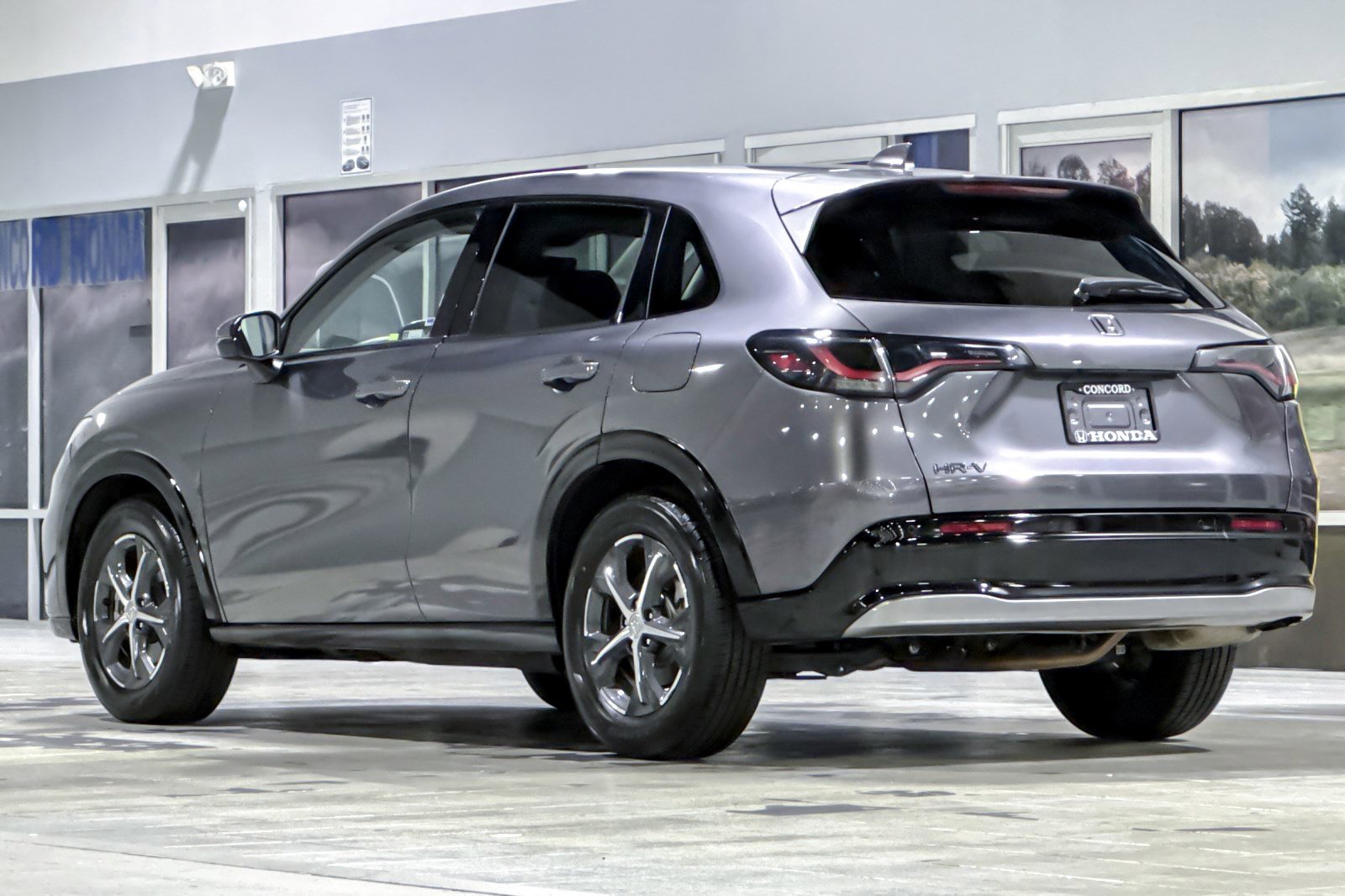Used 2023 Honda HR-V EX-L image 3