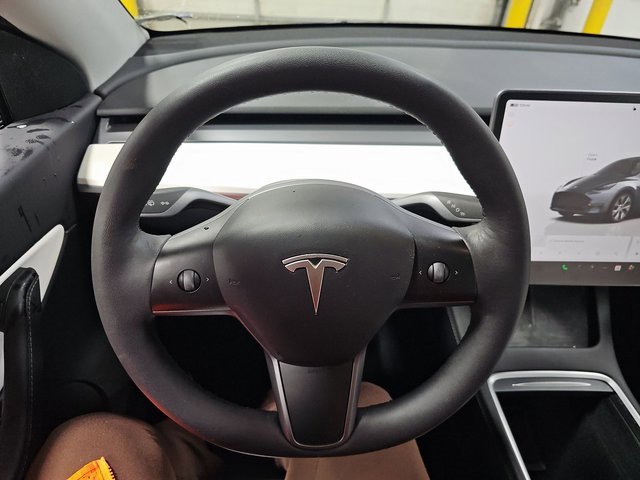 Used 2022 Tesla Model Y Long Range image 4