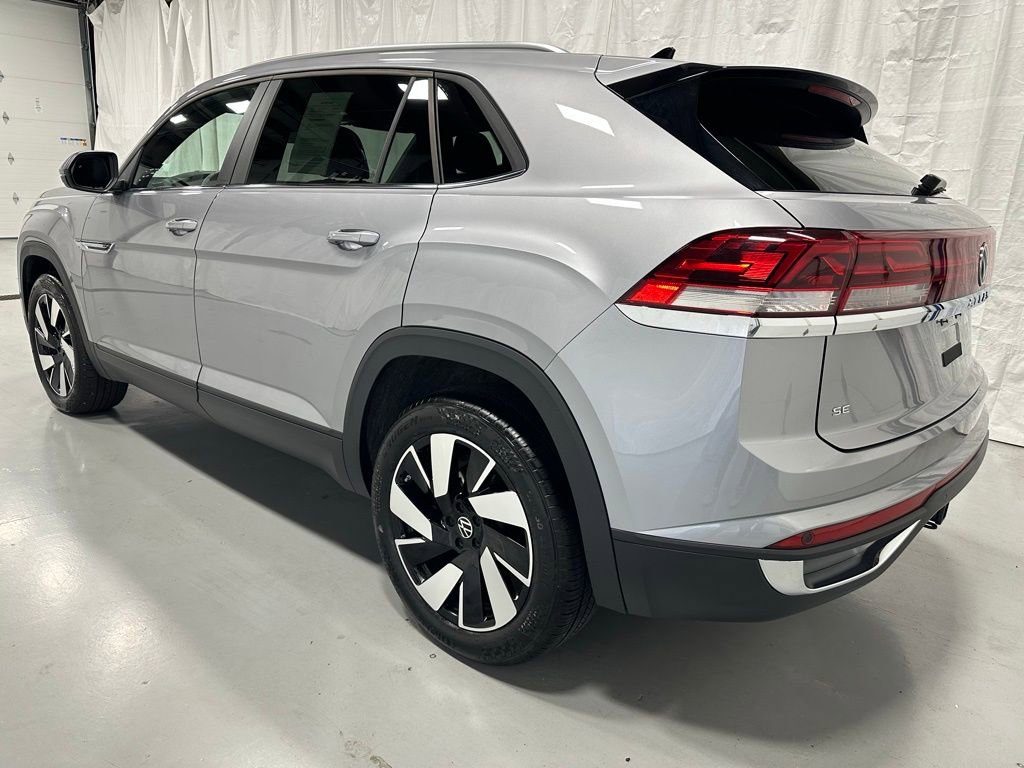 Used 2025 Volkswagen Atlas Cross Sport SE image 5