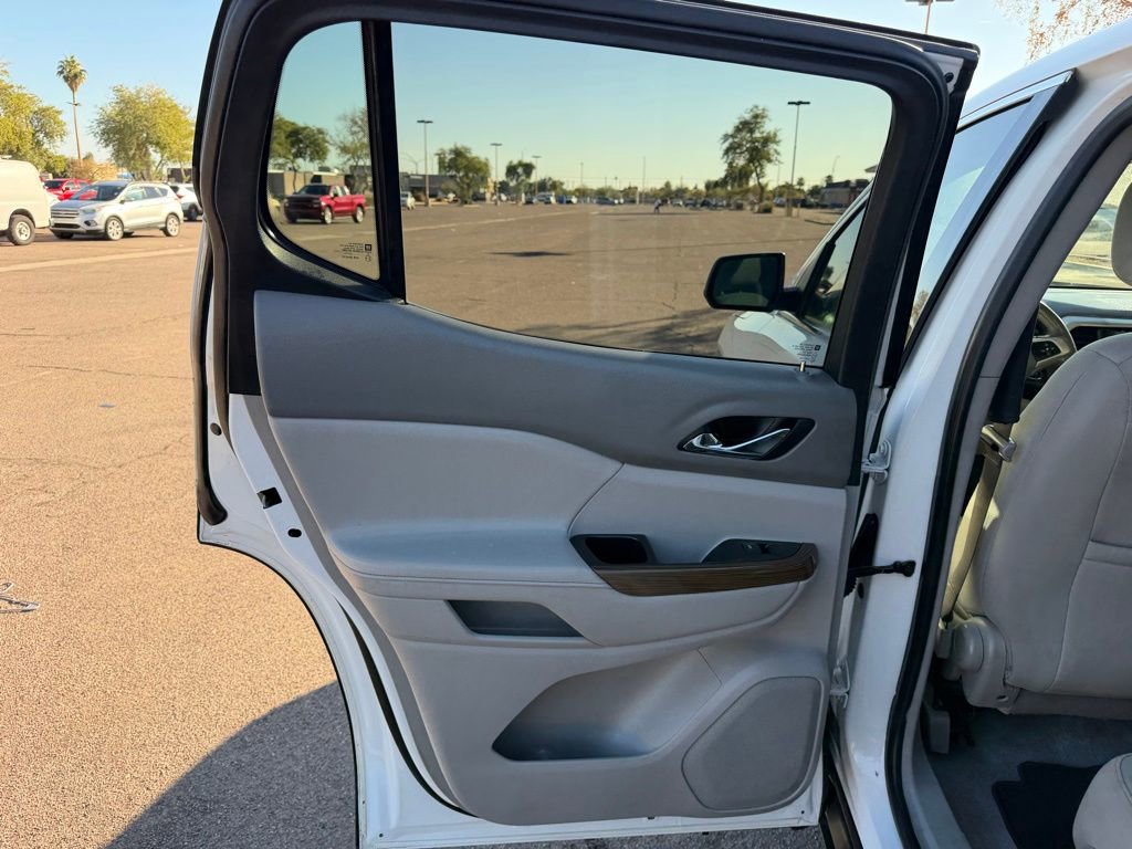 Used 2018 GMC Acadia SLE image 24