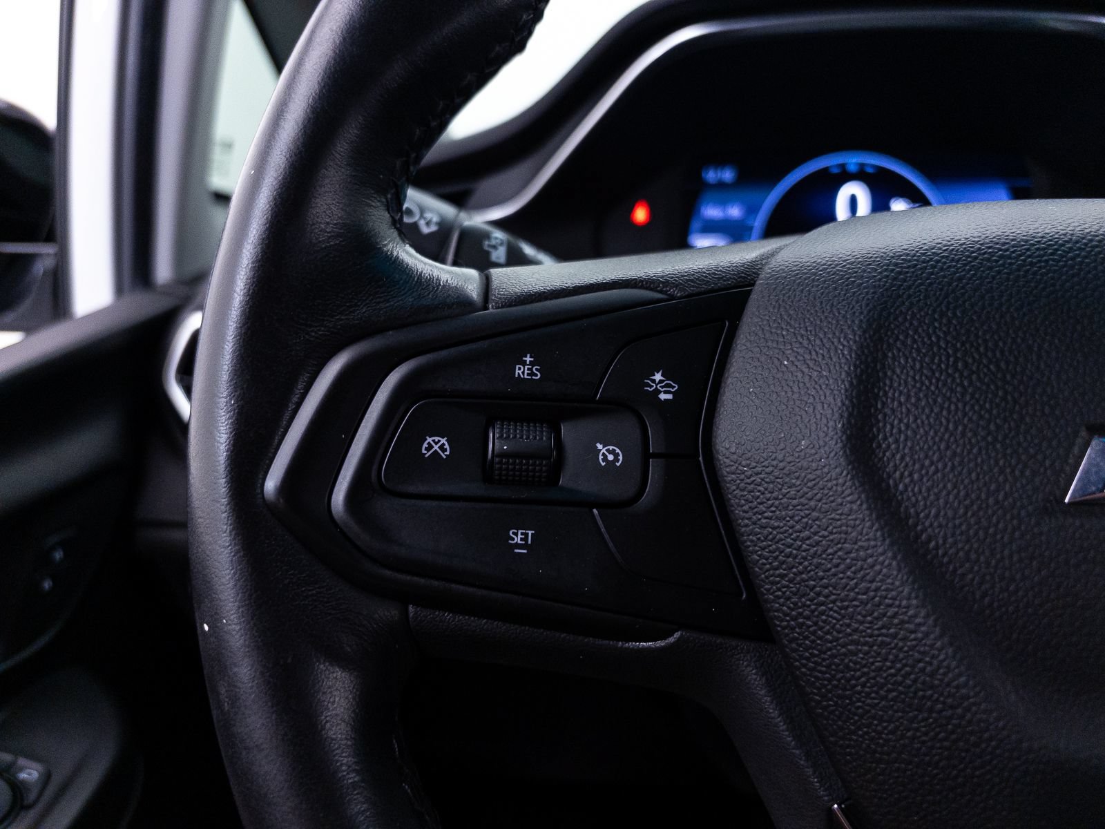 Used 2023 Chevrolet Bolt LT w/ Infotainment Package FWD image 34