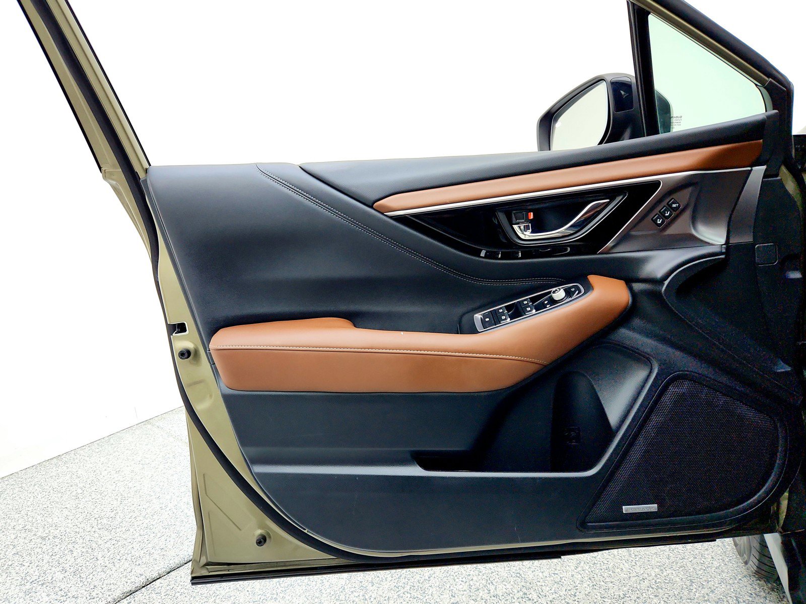 Used 2023 Subaru Outback Touring XT image 15