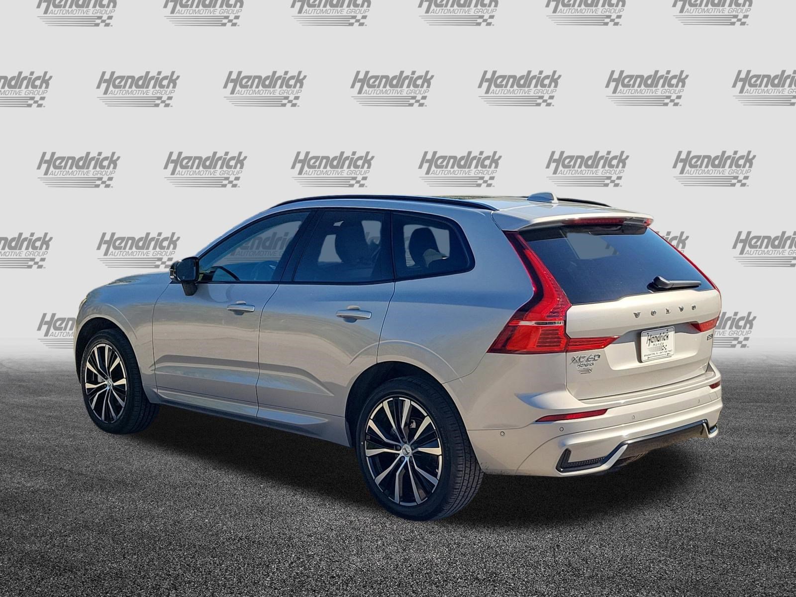 Used 2025 Volvo XC60 B5 Plus image 8