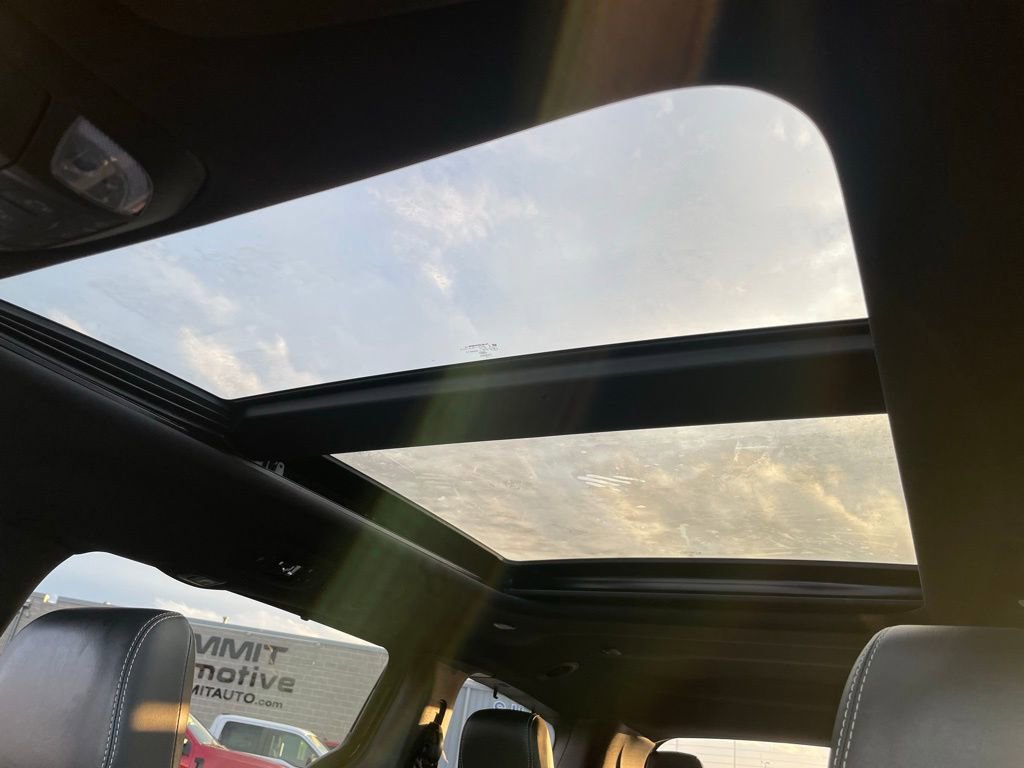 Used 2025 Chrysler Pacifica Limited image 22