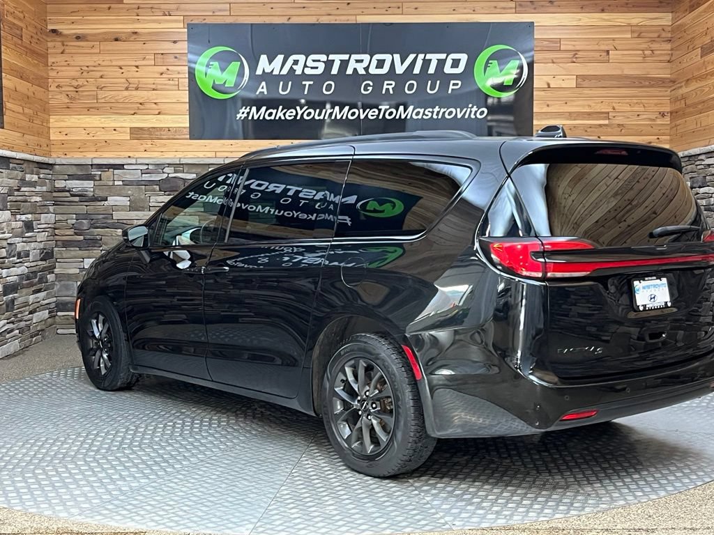 Used 2022 Chrysler Pacifica Touring-L w/ S Appearance Package AWD/4WD image 15