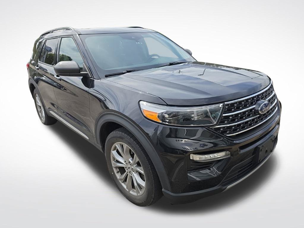 Used 2020 Ford Explorer XLT w/ Equipment Group 202A AWD/4WD image 3